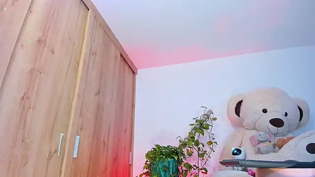 The queen of pleasure online show from October 9, 2025, 9:40 am