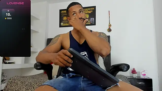 MattRodriguez9 online show from March 20, 2025, 9:26 am