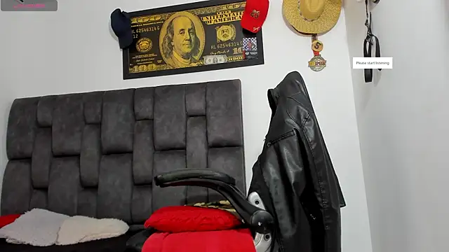 Snapshot of MattRodriguez9 chatting on July 25, 2026, 9:18 am MattRodriguez9 online show from July 25, 2026, 9:18 am