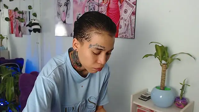 Jonesliam23 online show from March 19, 2025, 7:06 pm