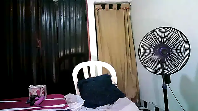 kimmiemm online show from October 2, 2025, 12:17 am