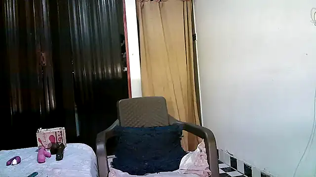 kimmiemm online show from November 29, 2025, 1:52 am