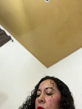 luisa curli online show from April 25, 2026, 11:46 pm