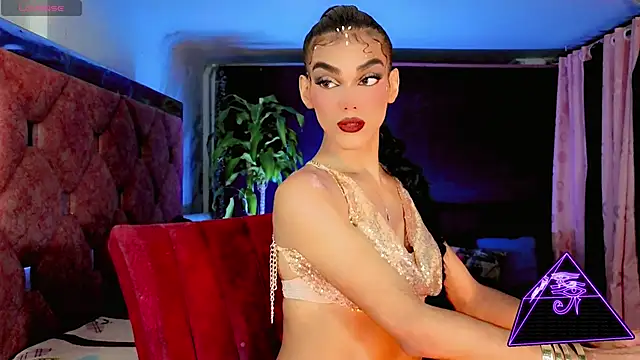 Snapshot of the-horus-girl chatting on June 4, 2026, 9:48 am the-horus-girl online show from June 4, 2026, 9:48 am