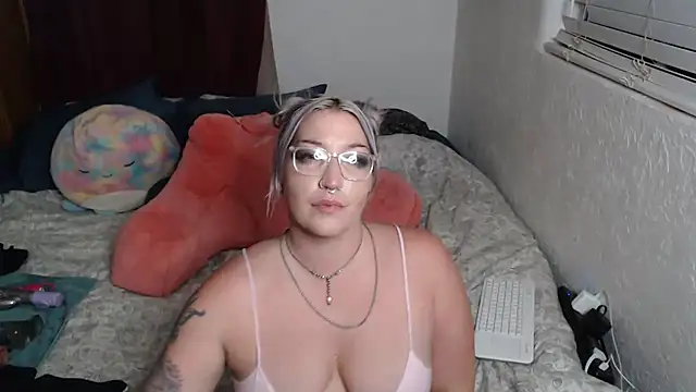 Snapshot of anja_peach chatting on May 21, 2026, 6:20 am anja peach online show from May 21, 2026, 6:20 am