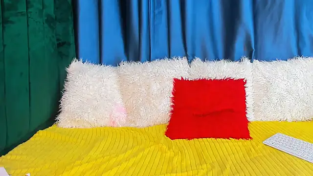 Kinky fazzy234 online show from January 13, 2025, 4:18 am