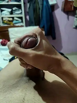 Snapshot of Meredy804 chatting on December 3, 2025, 10:13 am Meredy804 online show from December 3, 2025, 10:13 am