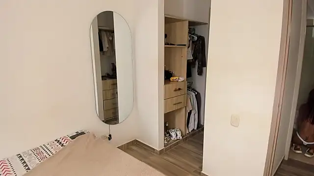 rose scottt online show from January 13, 2026, 2:44 pm