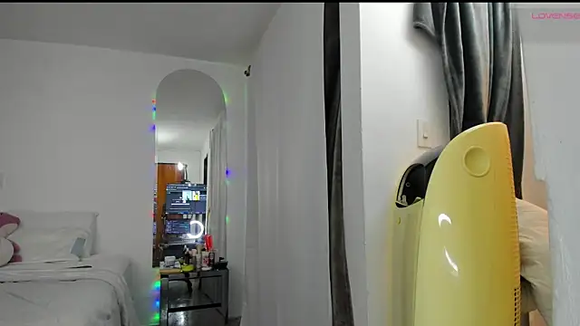 Snapshot of Jordyrodriiguez chatting on February 4, 2025, 3:00 am Jordyrodriiguez online show from February 4, 2025, 3:00 am