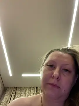 Snapshot of ISSexy chatting on April 2, 2026, 5:32 pm ISSexy online show from April 2, 2026, 5:32 pm