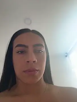 Snapshot of LauraCadwell chatting on June 27, 2026, 12:33 pm LauraCadwell online show from June 27, 2026, 12:33 pm