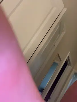 Marilin33 online show from December 18, 2025, 9:54 pm