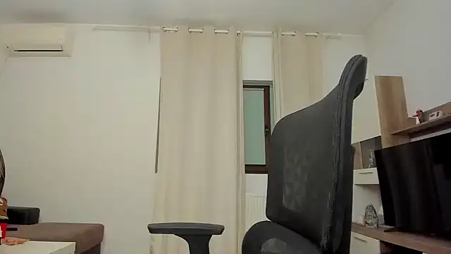 Snapshot of justchloex chatting on September 30, 2025, 3:33 am justchloex online show from September 30, 2025, 3:33 am