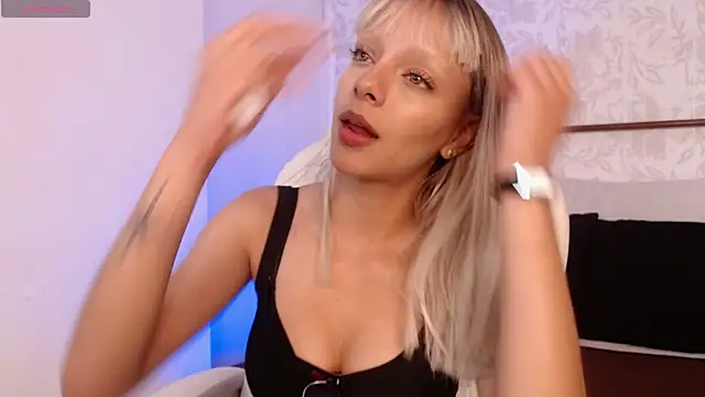 Snapshot of peyton_golden1 chatting on November 25, 2025, 3:39 am peyton golden1 online show from November 25, 2025, 3:39 am