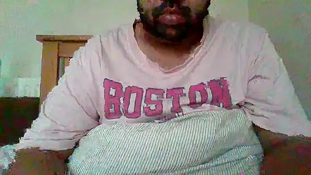 Snapshot of whoreboi98 chatting on April 22, 2026, 5:36 pm whoreboi98 online show from April 22, 2026, 5:36 pm