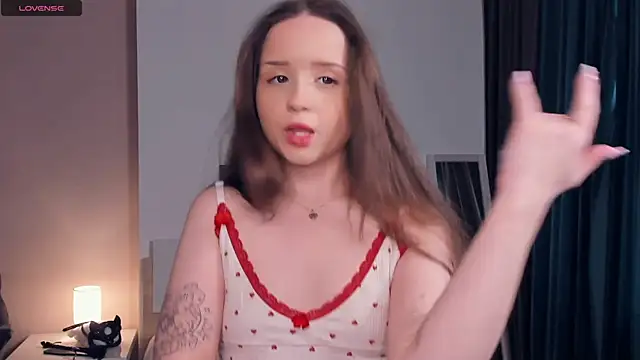 Snapshot of RenetTolken chatting on October 3, 2025, 9:17 am RenetTolken online show from October 3, 2025, 9:17 am