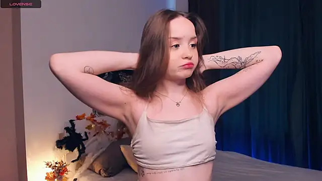 Snapshot of RenetTolken chatting on October 30, 2025, 9:22 am RenetTolken online show from October 30, 2025, 9:22 am