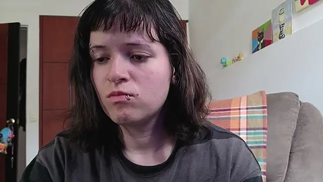 Snapshot of NEXT_DOOR_GIRL_ chatting on May 17, 2026, 1:40 pm NEXT DOOR GIRL online show from May 17, 2026, 1:40 pm