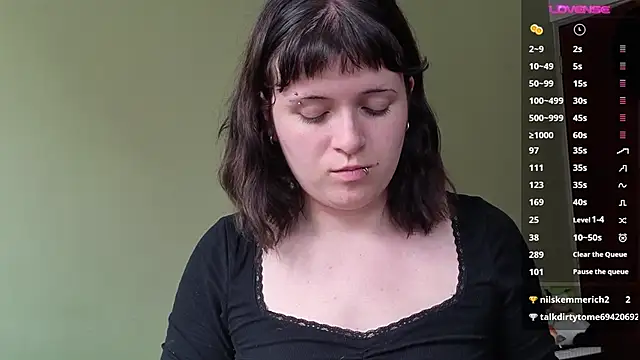Snapshot of NEXT_DOOR_GIRL_ chatting on June 17, 2026, 8:10 pm NEXT DOOR GIRL online show from June 17, 2026, 8:10 pm
