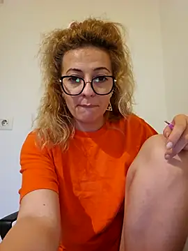 Snapshot of Selenna_emma chatting on October 22, 2025, 3:01 pm Selenna emma online show from October 22, 2025, 3:01 pm