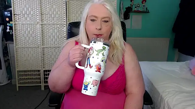 Snapshot of MatureVixen chatting on March 9, 2025, 12:09 pm MatureVixen online show from March 9, 2025, 12:09 pm