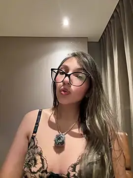 Snapshot of Caro_martinezz chatting on June 13, 2026, 5:16 am Caro martinezz online show from June 13, 2026, 5:16 am