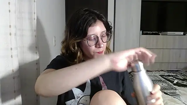 mariana124- online show from December 18, 2024, 6:03 pm