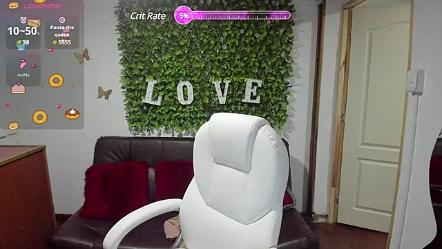 Snapshot of Enma__clark chatting on December 6, 2024, 3:19 am Enma clark online show from December 6, 2024, 3:19 am