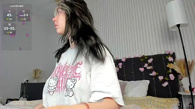 Vanessa Walters online show from September 19, 2025, 2:02 am