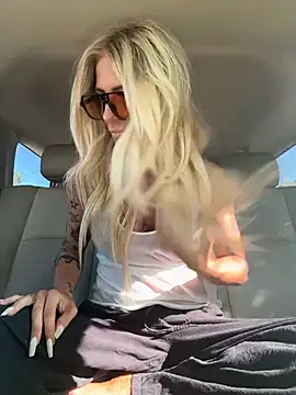 blondiluvsanal online show from November 7, 2025, 7:03 pm