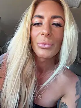 blondiluvsanal online show from May 7, 2026, 5:07 pm