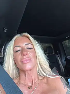 blondiluvsanal online show from June 1, 2026, 8:32 pm