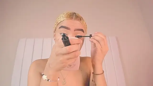 julieta flower online show from February 21, 2025, 2:06 pm