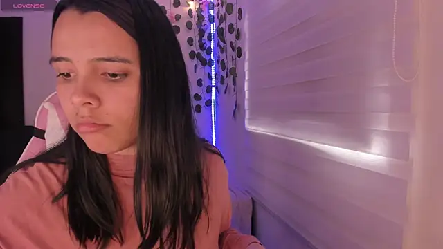 Snapshot of moonliiiight1 chatting on December 2, 2024, 8:00 pm moonliiiight1 online show from December 2, 2024, 8:00 pm