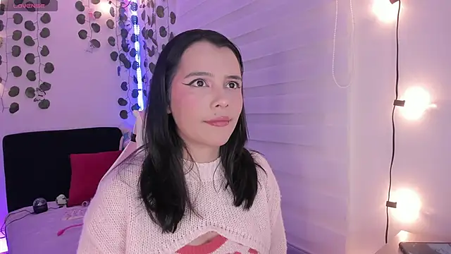 Snapshot of moonliiiight1 chatting on January 4, 2025, 12:05 am moonliiiight1 online show from January 4, 2025, 12:05 am