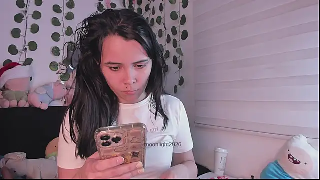 moonliiiight1 online show from January 8, 2026, 1:19 am