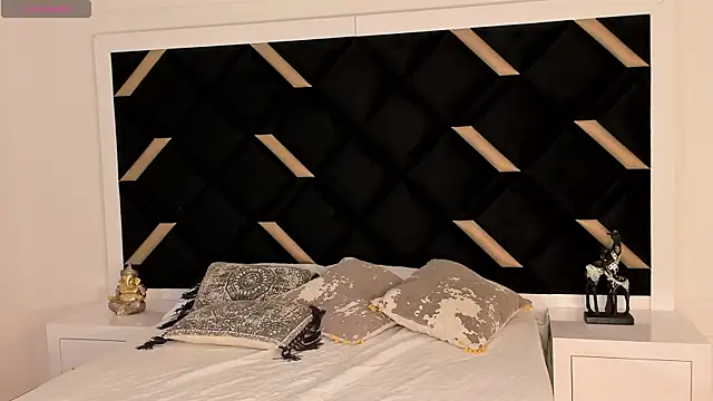 Maya Bluee online show from February 27, 2025, 3:36 am