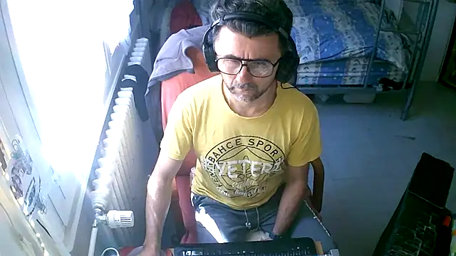 Lokoum3939 online show from March 12, 2026, 9:59 am