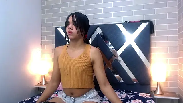 AndreaGil  online show from February 2, 2025, 12:02 pm