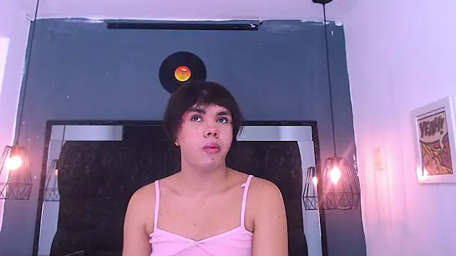 AndreaGil  online show from February 2, 2026, 5:11 pm