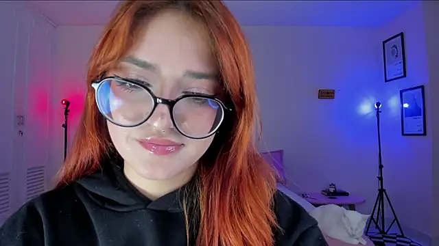 Snapshot of SweetJennaa chatting on January 19, 2025, 8:18 am SweetJennaa online show from January 19, 2025, 8:18 am