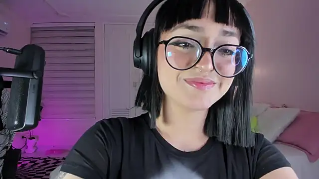 Snapshot of SweetJennaa chatting on March 14, 2025, 7:26 am SweetJennaa online show from March 14, 2025, 7:26 am