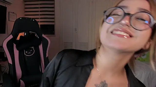 Snapshot of SweetJennaa chatting on September 20, 2025, 2:34 am SweetJennaa online show from September 20, 2025, 2:34 am