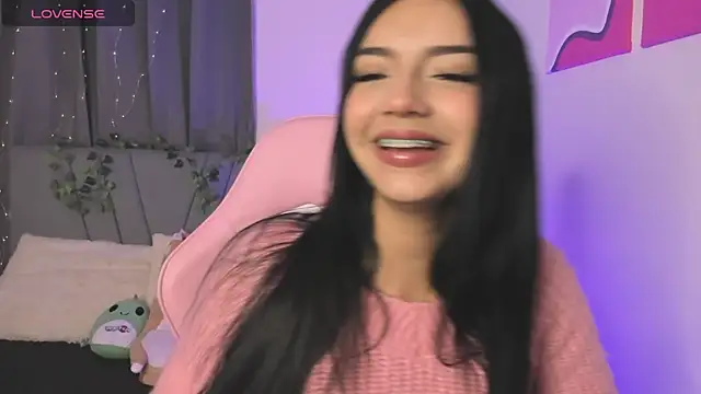 Snapshot of emy_bonita1 chatting on December 5, 2024, 2:09 am emy bonita1 online show from December 5, 2024, 2:09 am