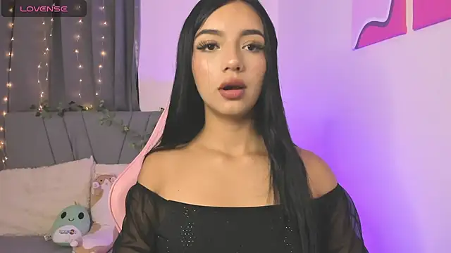 Snapshot of emy_bonita1 chatting on December 20, 2024, 2:41 am emy bonita1 online show from December 20, 2024, 2:41 am