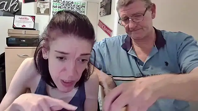 Snapshot of MelinahViking chatting on November 30, 2025, 2:37 am MelinahViking online show from November 30, 2025, 2:37 am