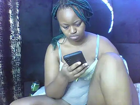 Snapshot of Candii_wet_ chatting on January 25, 2025, 5:18 am Candii wet online show from January 25, 2025, 5:18 am