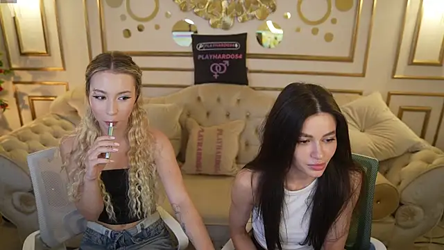 Gabriella054 online show from April 8, 2026, 3:01 pm