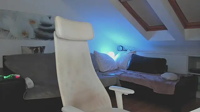 MiaRouge online show from September 23, 2025, 3:20 am