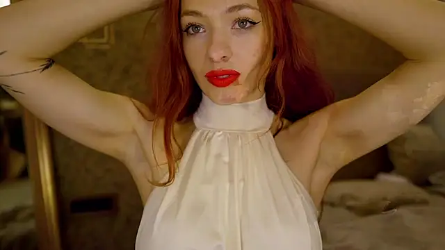 Snapshot of MiaRouge chatting on May 15, 2026, 11:45 pm MiaRouge online show from May 15, 2026, 11:45 pm